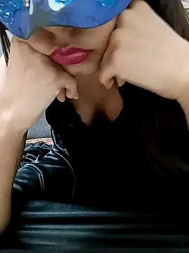 KACHII_KALLI nude live chat in sexy room