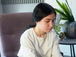 KarolineZombo nude in hot sex Live chat