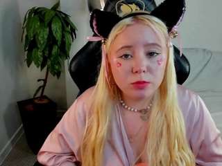 Michele-Williams nude in hot sex Live chat