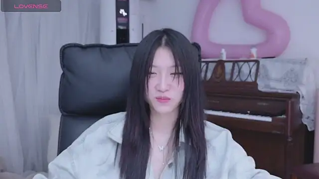 Rainybb nude live chat in sexy room