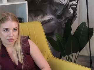KristaSolid nude in hot sex Live chat