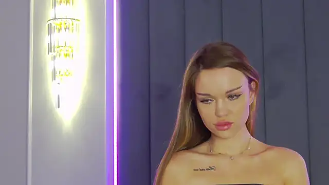 MarilynNova nude live chat in sexy room