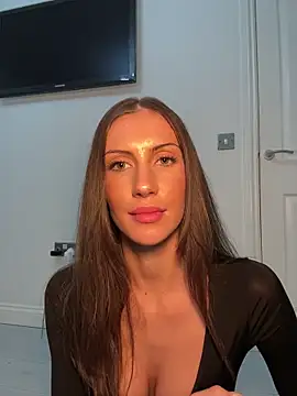 MilaRenee nude live chat in sexy room