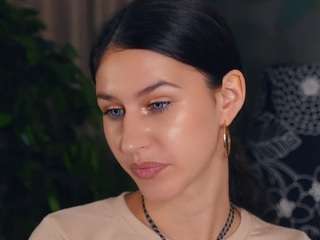 SuzannaBerkeley nude in hot sex Live chat