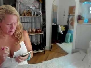 GoodGurlGina nude in hot sex Live chat