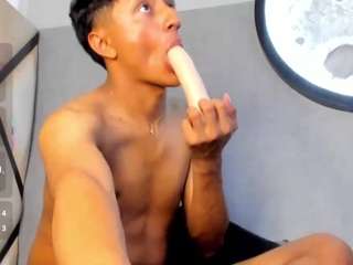 Leo , ❤️‍🔥 nude in hot sex Live chat
