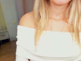 LorriLivernoche nude in hot sex Live chat