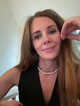 LucieMack nude live chat in sexy room