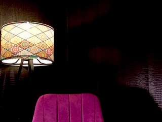 LeticiaReys nude in hot sex Live chat