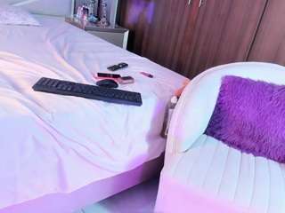 LiaRussell nude in hot sex Live chat