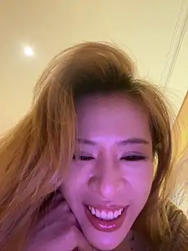 Miumiu-66 nude live chat in sexy room