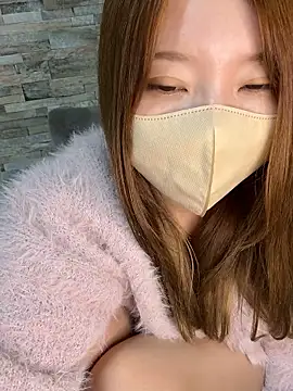 Yuuhichan nude live chat in sexy room