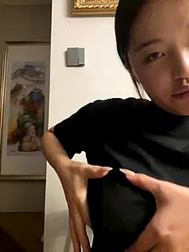 Zhenzhen666 nude live chat in sexy room