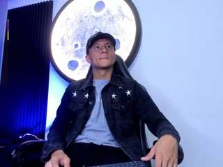 Leo , ❤️‍🔥 nude in hot sex Live chat