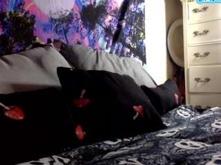 Pole.Uponia nude in hot sex Live chat