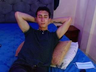 shaquielcastoro nude in hot sex Live chat