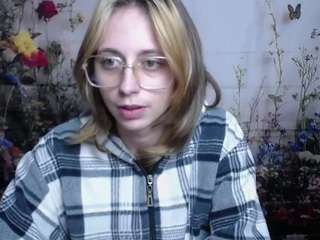 TracyLeeTT nude in hot sex Live chat