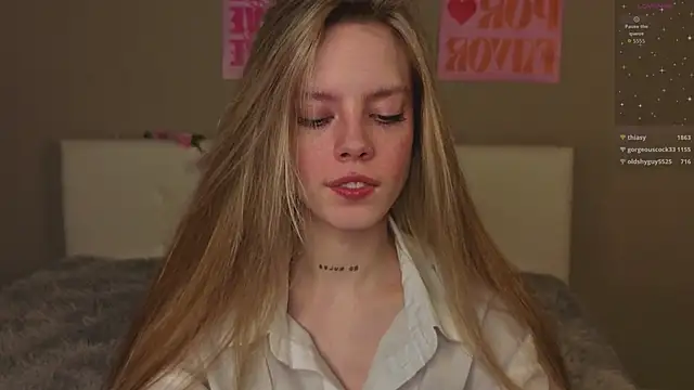TiffinyMergist nude live chat in sexy room