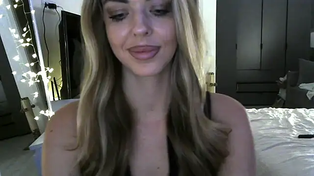 LizaSweetyq nude live chat in sexy room