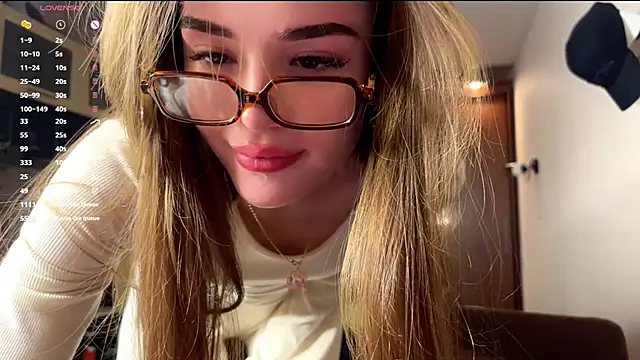 LubaSeirers nude live chat in sexy room
