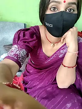 Pyasi111 nude live chat in sexy room