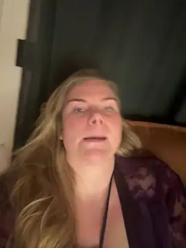 SexyBlondJoanna nude live chat in sexy room