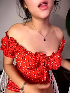 TeaseDollXXX nude live chat in sexy room