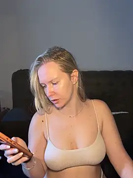 Ellie-rosee nude live chat in sexy room