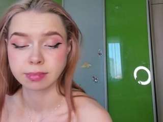 GlitchyDolly nude in hot sex Live chat