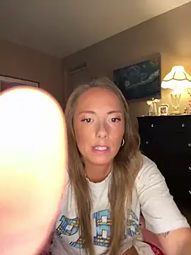 Misspollypeach nude live chat in sexy room