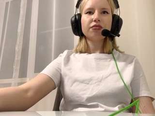 YasmineBuffo nude in hot sex Live chat