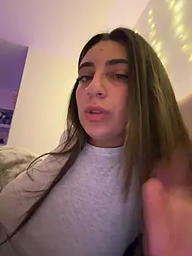 CuteJuliaa nude live chat in sexy room