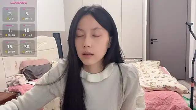 DD-5200 nude live chat in sexy room