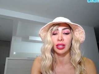 KiaraDivina nude in hot sex Live chat