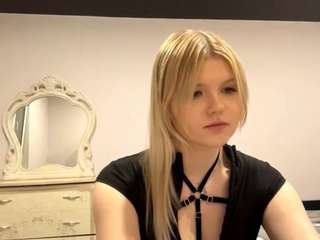 LisaRudio nude in hot sex Live chat