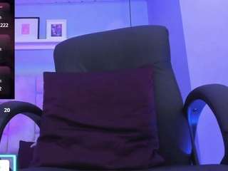 Lucy-Wiilliams nude in hot sex Live chat
