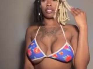 MissHoneyJuju nude in hot sex Live chat