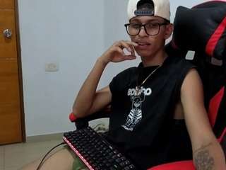 niklausDrift nude in hot sex Live chat