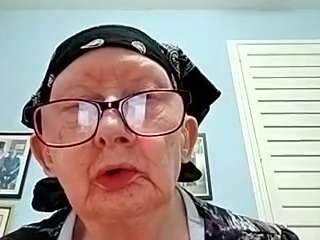 LovelyLeslieYeller nude in hot sex Live chat