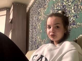 MeriMcginnes nude in hot sex Live chat