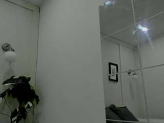 CarolaineRoux nude in hot sex Live chat