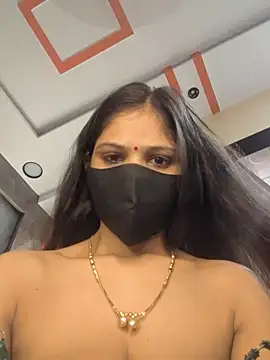 Cute_shikaa nude live chat in sexy room
