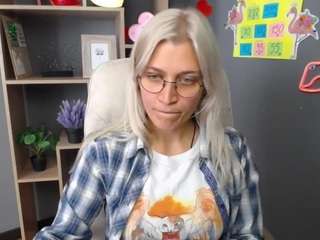 RubyDavis nude in hot sex Live chat