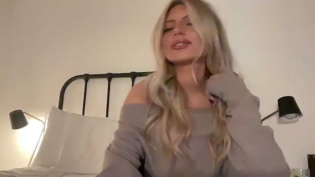 Summerclarke nude live chat in sexy room