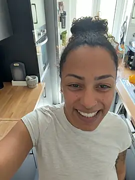 SweetPetiteNoir nude live chat in sexy room