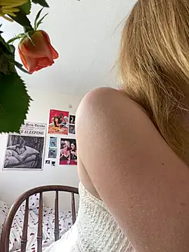 Young_Lizzie nude live chat in sexy room
