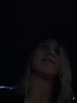 Betinhaalves nude live chat in sexy room