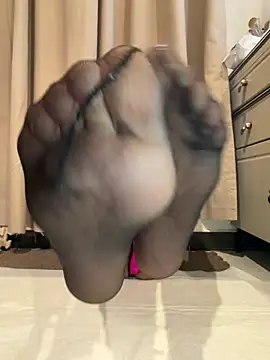 HHH5200 nude live chat in sexy room