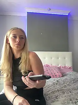 Sofianoon nude live chat in sexy room