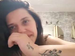 VinaMcnurlen nude in hot sex Live chat